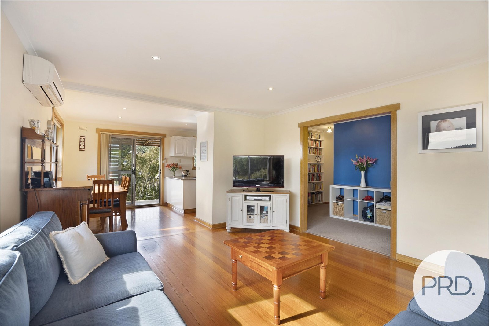 10 St Helens Street LINDISFARNE 9