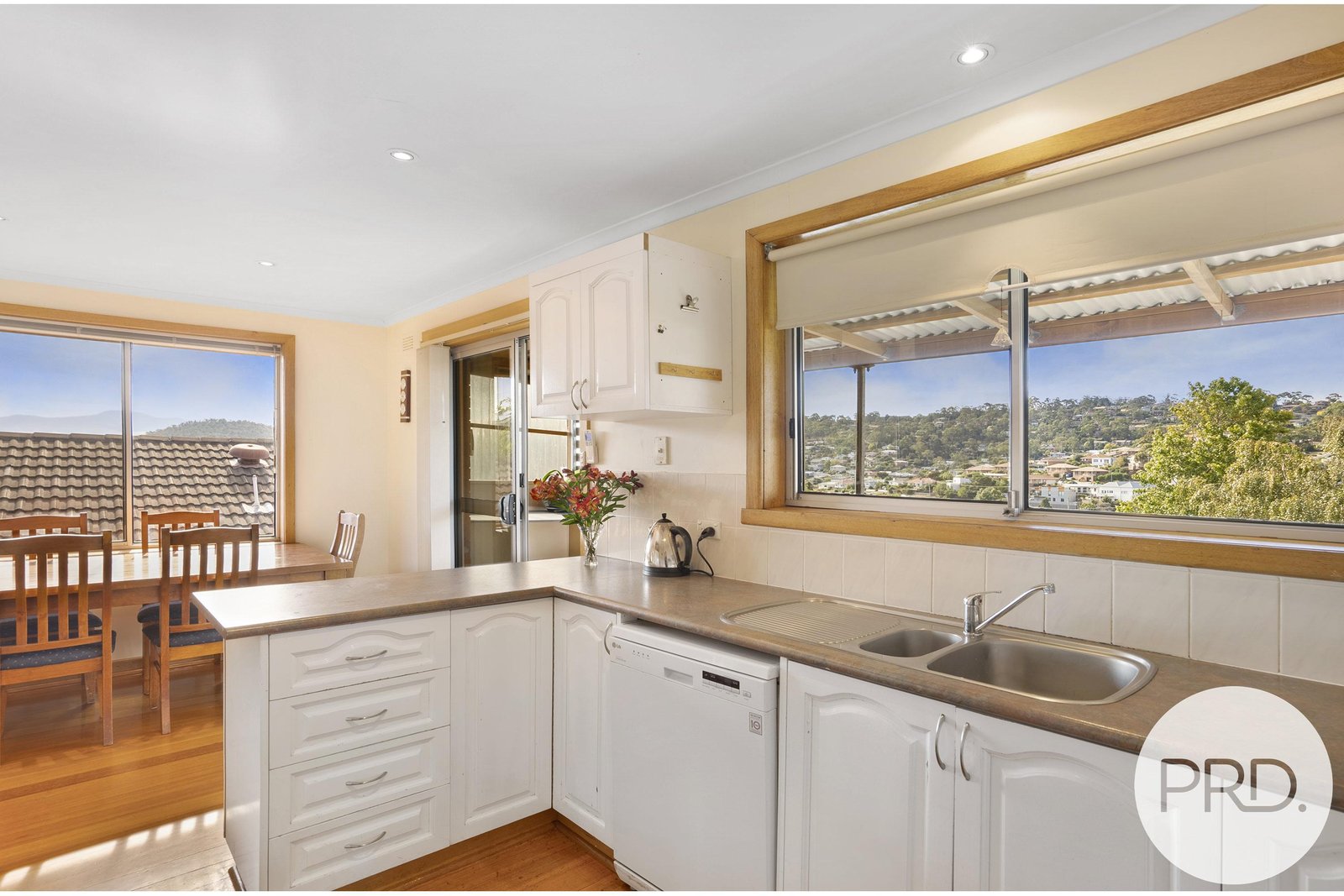 10 St Helens Street LINDISFARNE 30