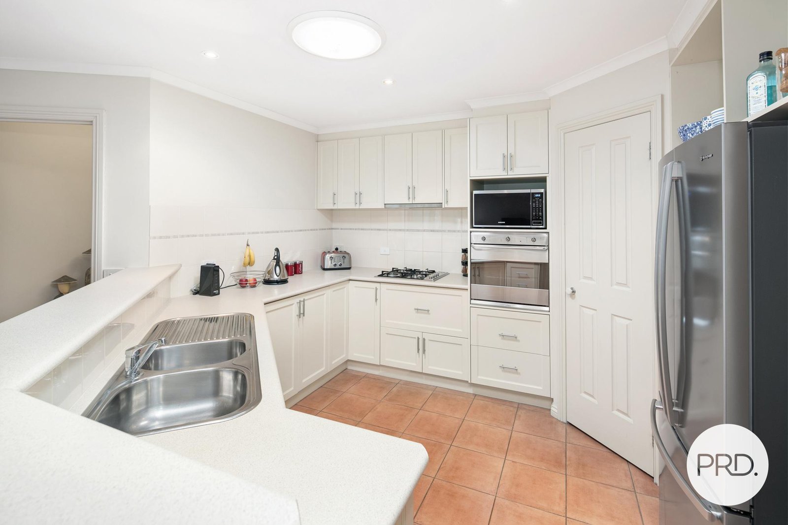 10 St Michaels Place LAKE GARDENS 5