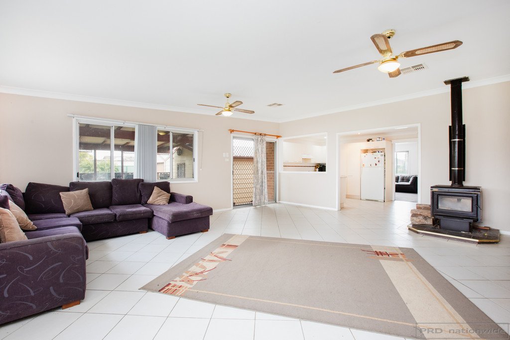 10 Stanley Close WOODBERRY 4