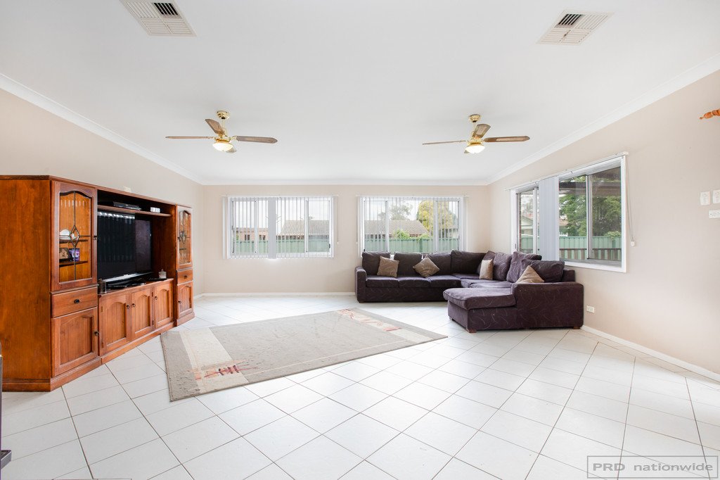 10 Stanley Close WOODBERRY 5