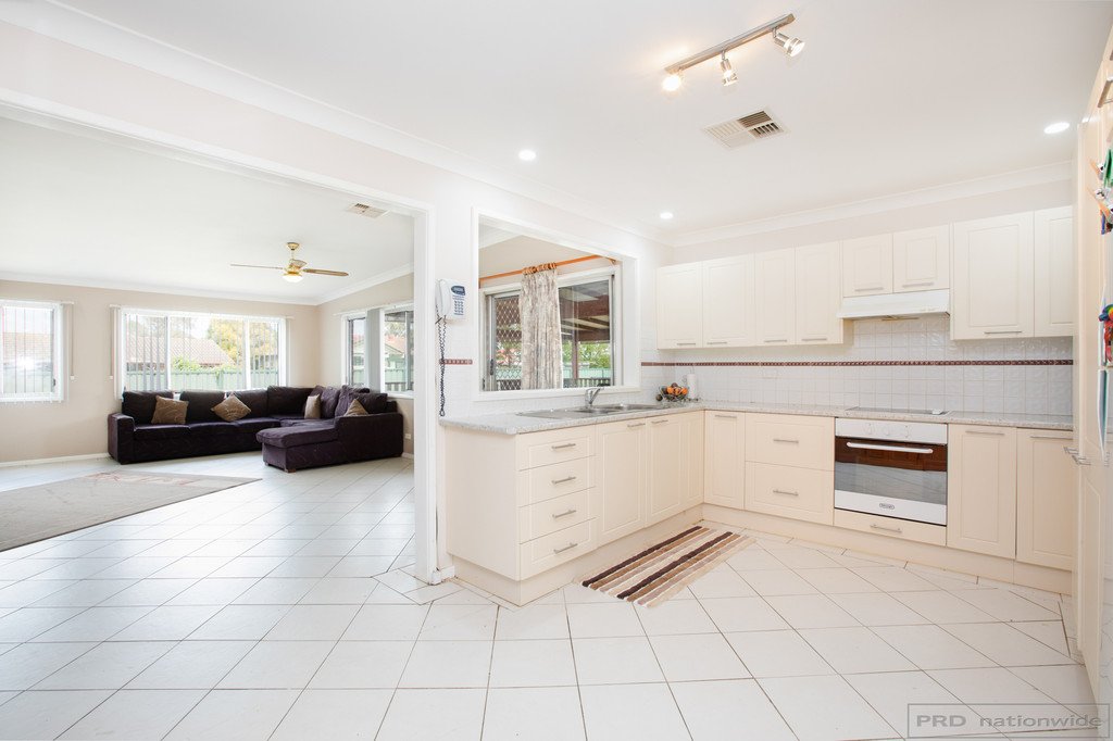 10 Stanley Close WOODBERRY 7
