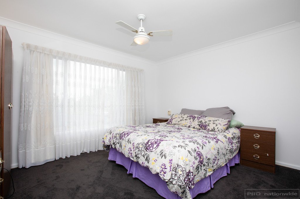 10 Stanley Close WOODBERRY 12