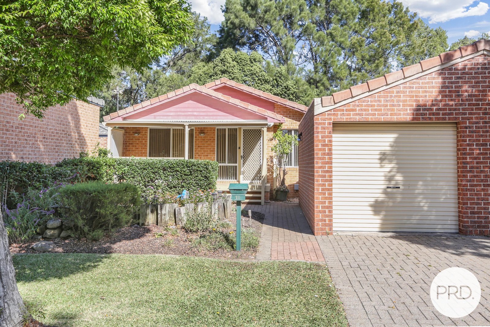 10 Stanthorpe Drive KANAHOOKA 9