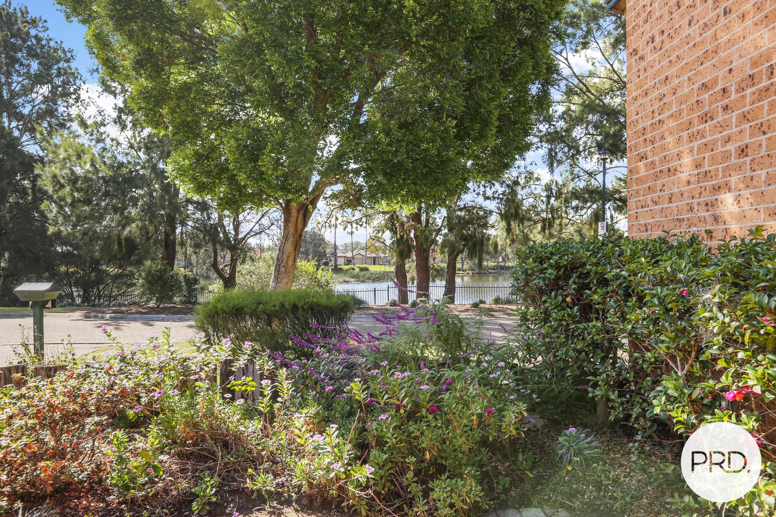 10 Stanthorpe Drive KANAHOOKA 10