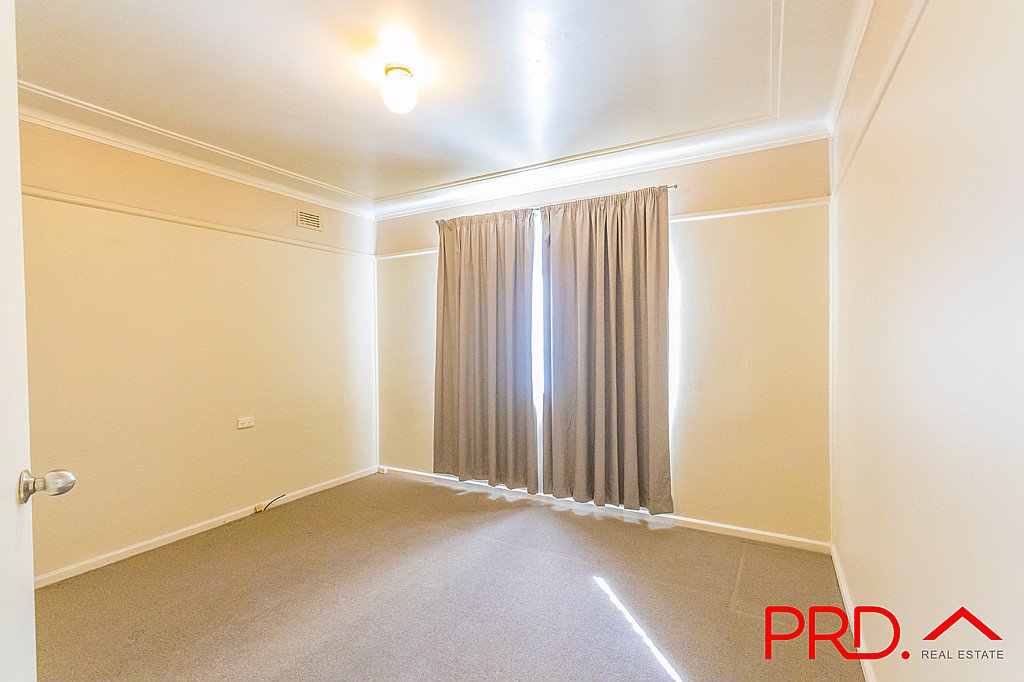 10 Stewart Avenue TAMWORTH 2