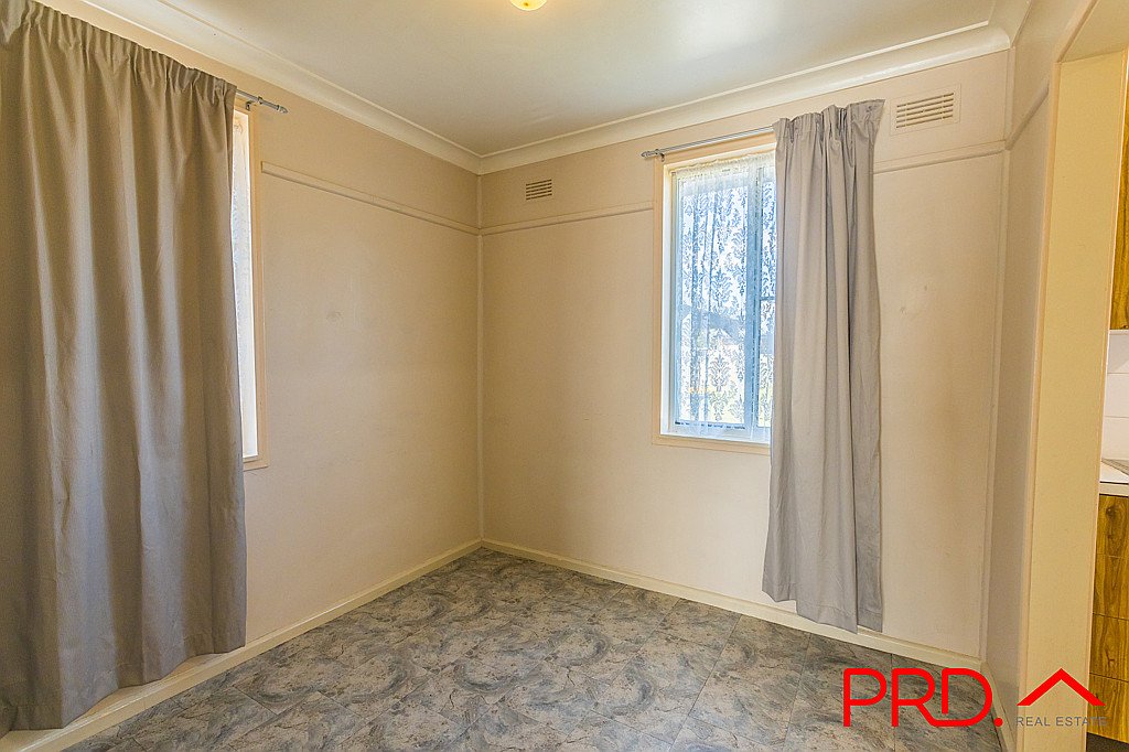 10 Stewart Avenue TAMWORTH 5