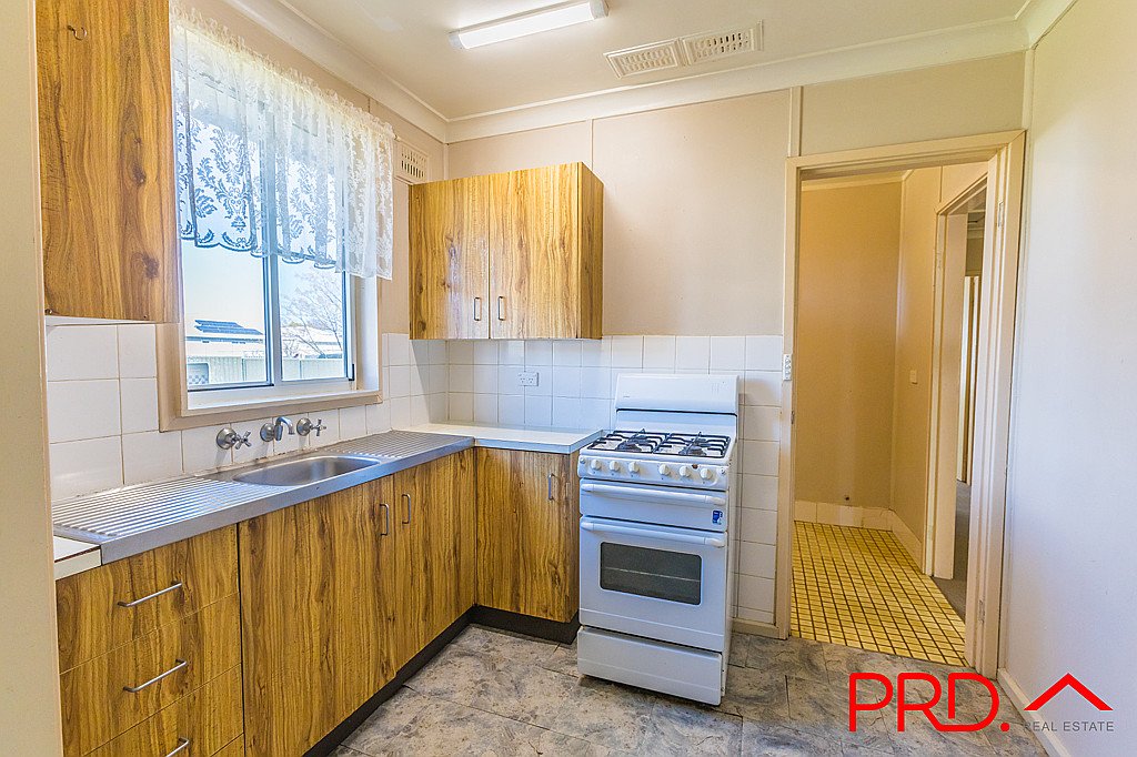 10 Stewart Avenue TAMWORTH 6