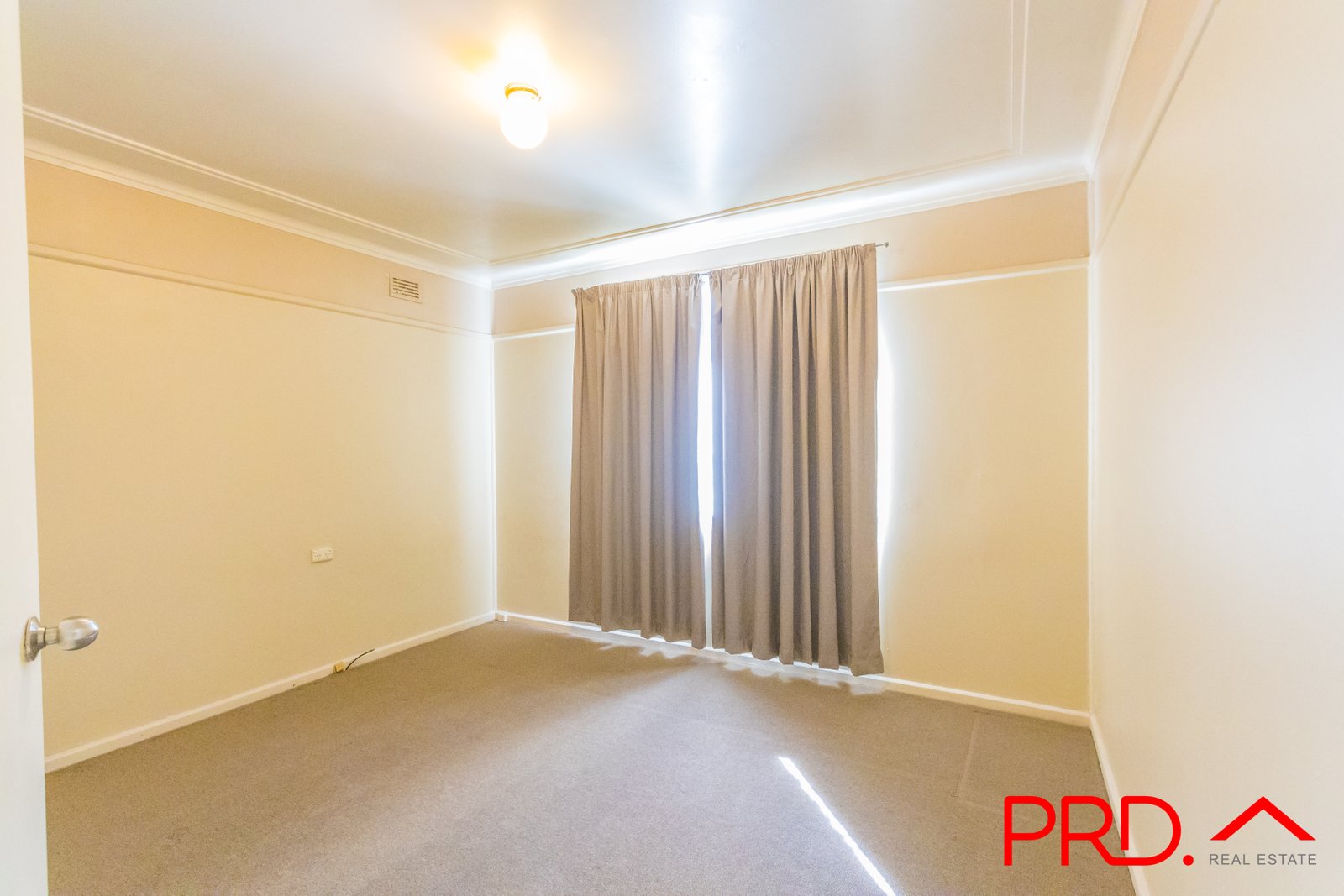 10 Stewart Avenue TAMWORTH 2