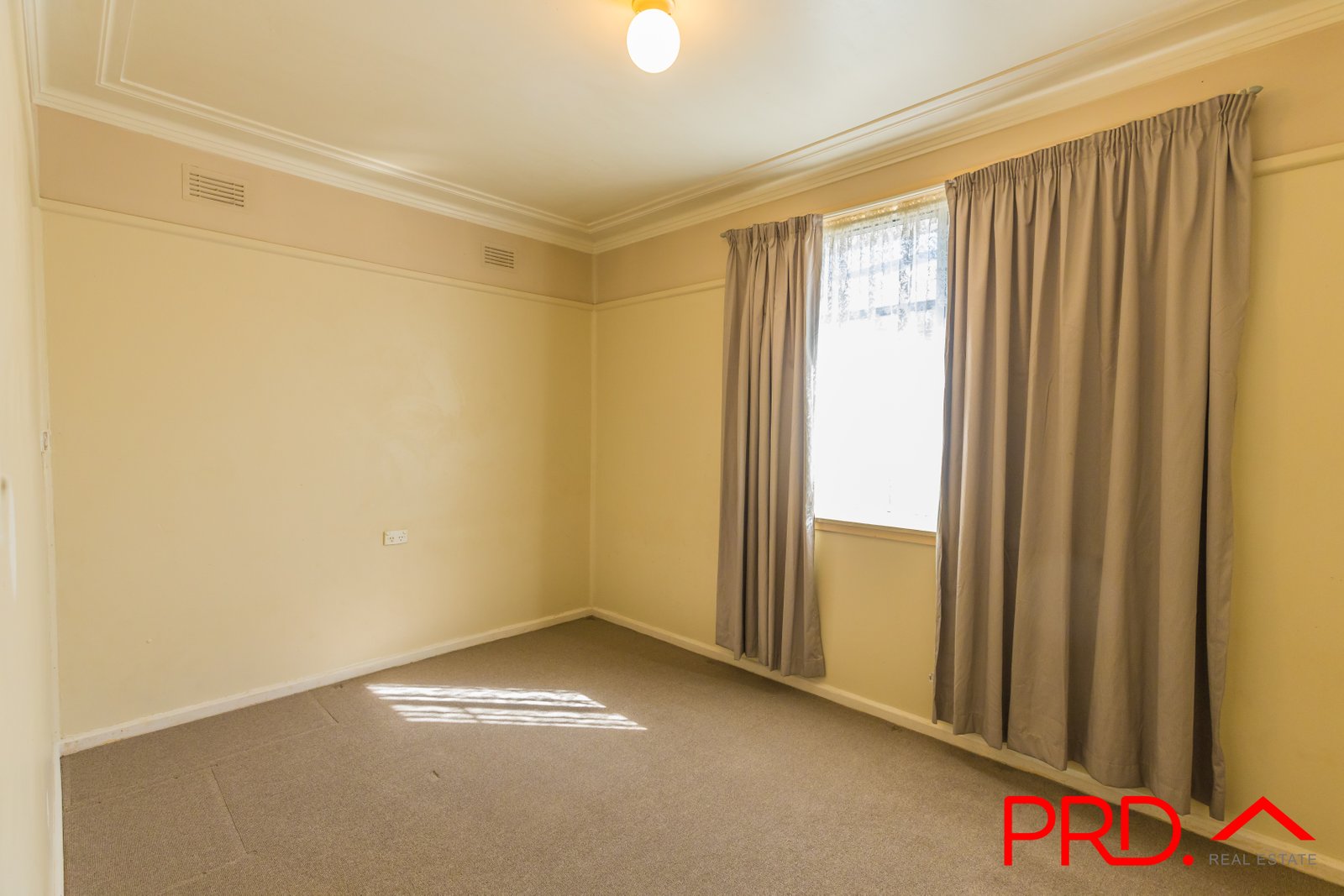 10 Stewart Avenue TAMWORTH 3