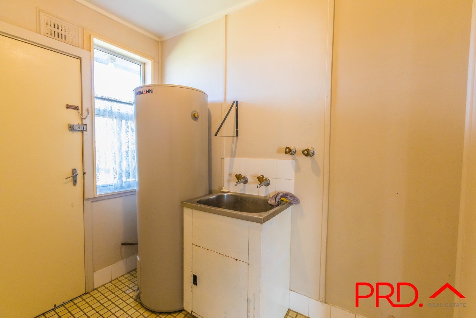 10 Stewart Avenue TAMWORTH 7