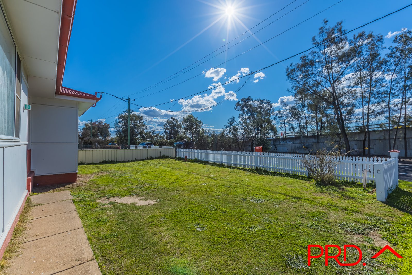 10 Stewart Avenue TAMWORTH 12