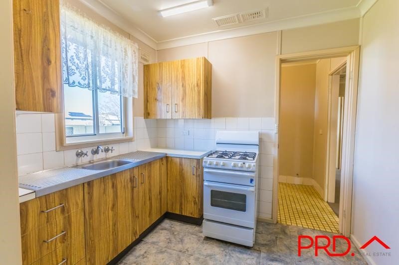 10 Stewart Avenue TAMWORTH 4