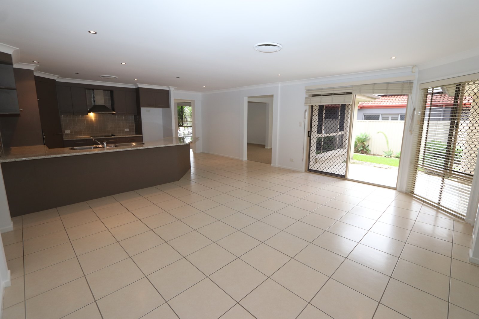 10 Stringybark Drive MOLENDINAR 4