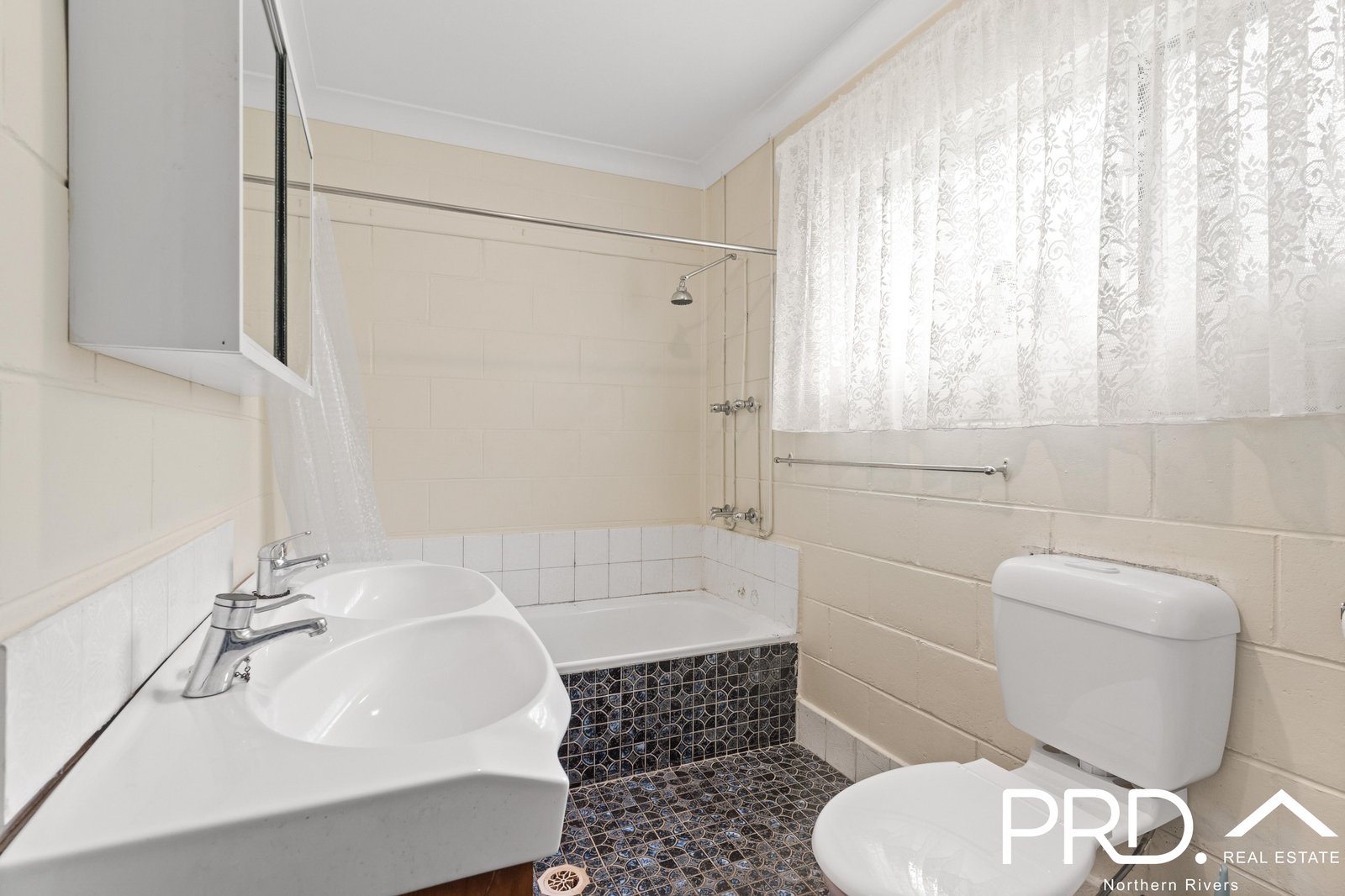 10 Strongs Road FAIRY HILL 12