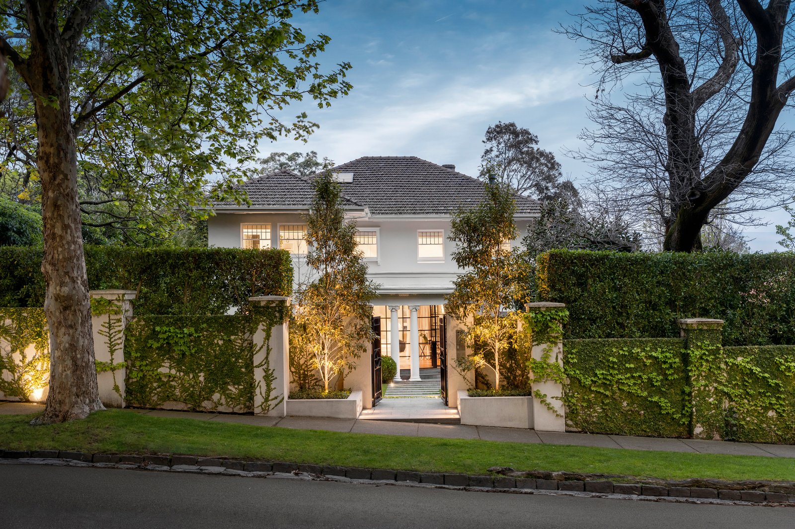 10 Struan Street, Toorak, 3142