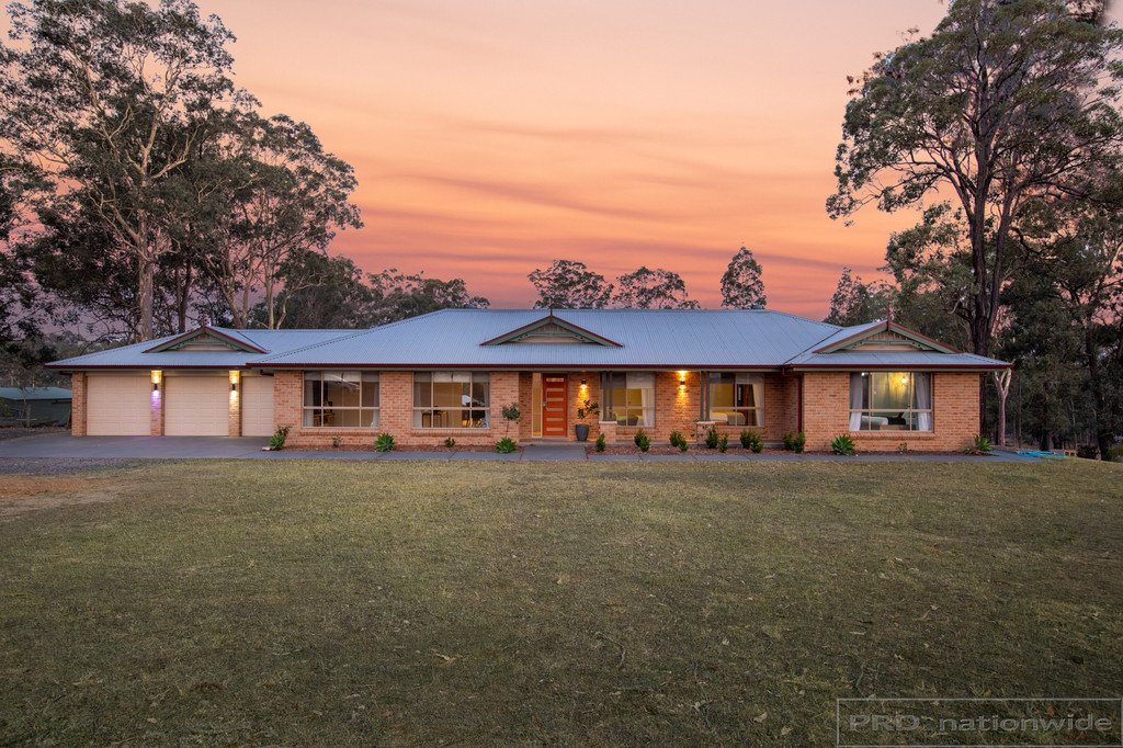 10 Sutton Grove BRANXTON 1