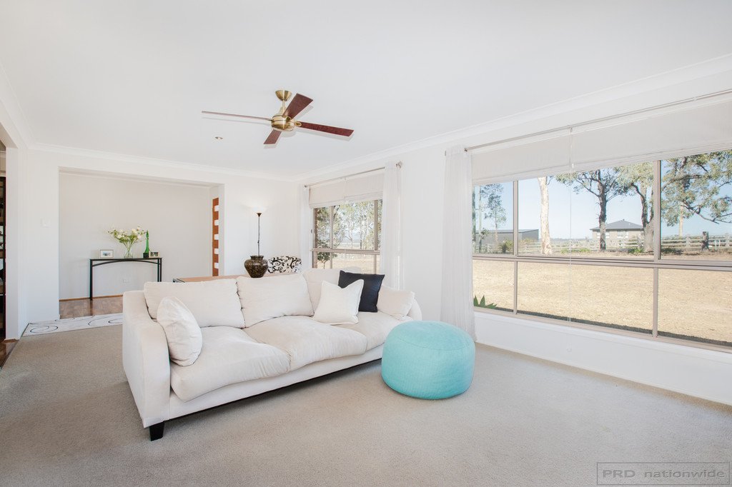 10 Sutton Grove BRANXTON 7