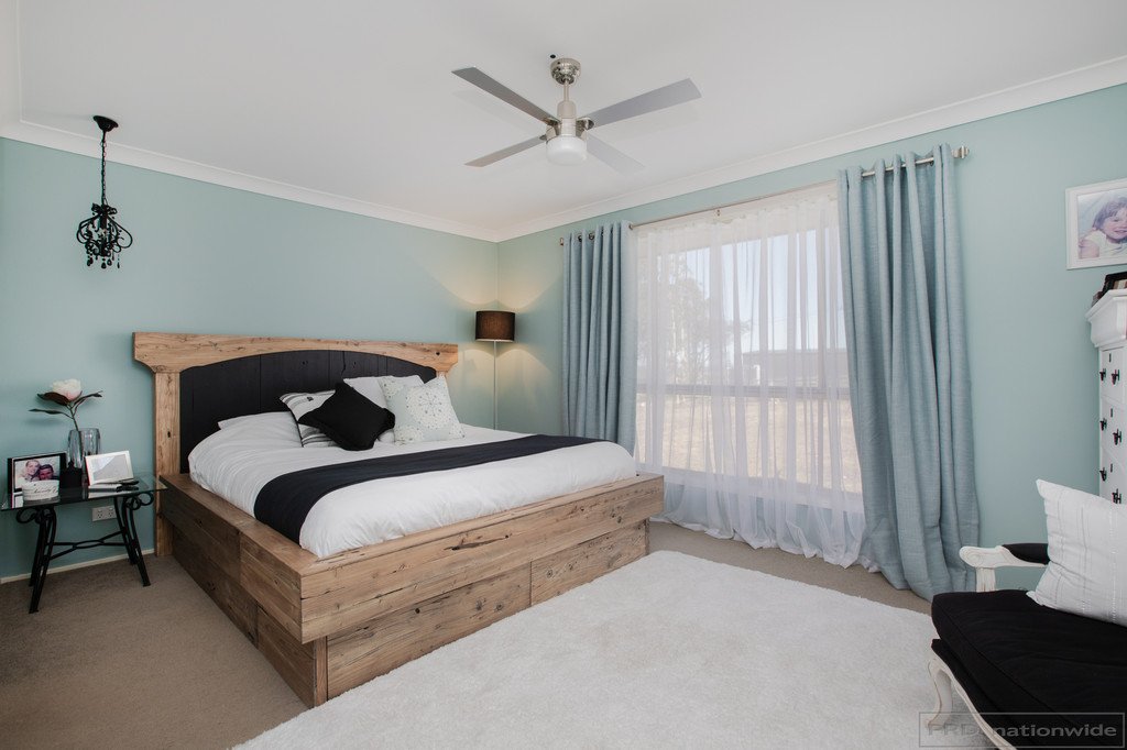 10 Sutton Grove BRANXTON 9