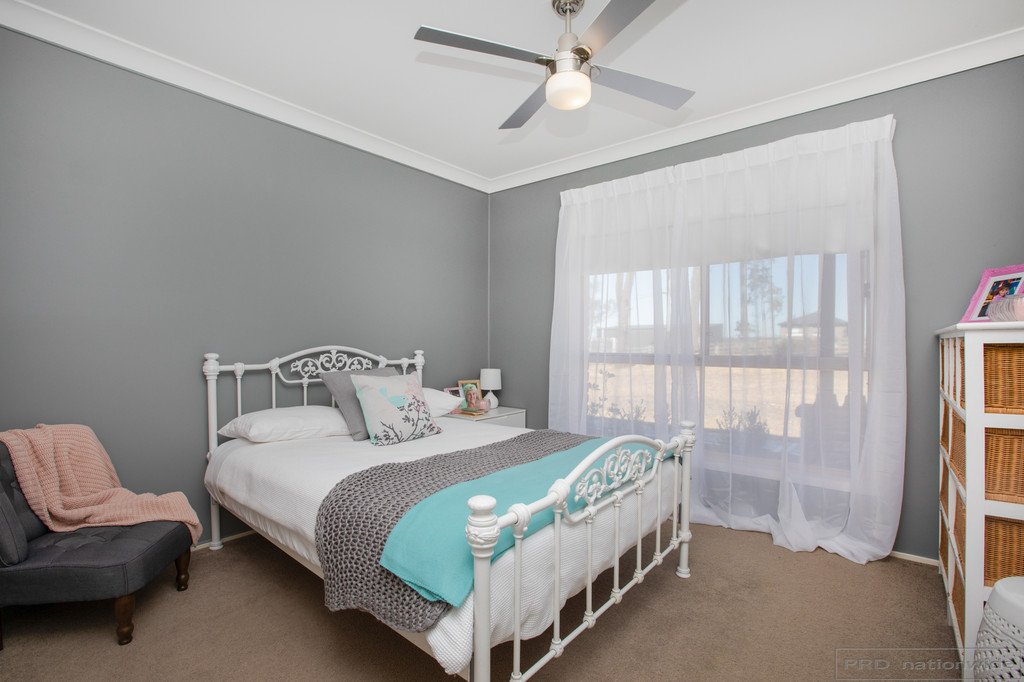 10 Sutton Grove BRANXTON 12