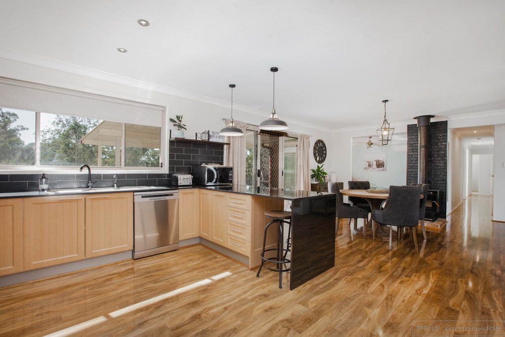 10 Sutton Grove BRANXTON 24