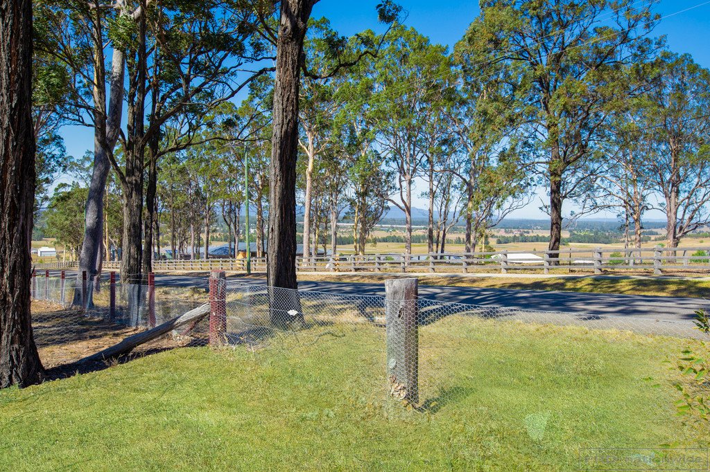 10 Sutton Grove BRANXTON 25