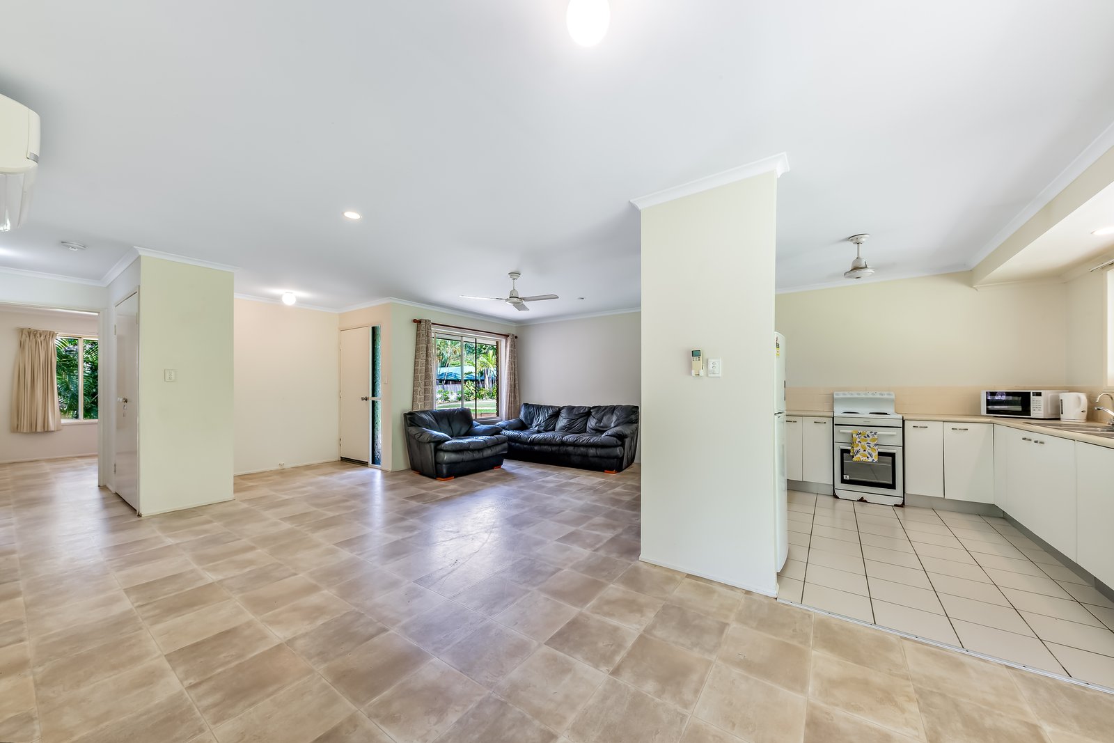 10 Teague Terrace CANNONVALE 1