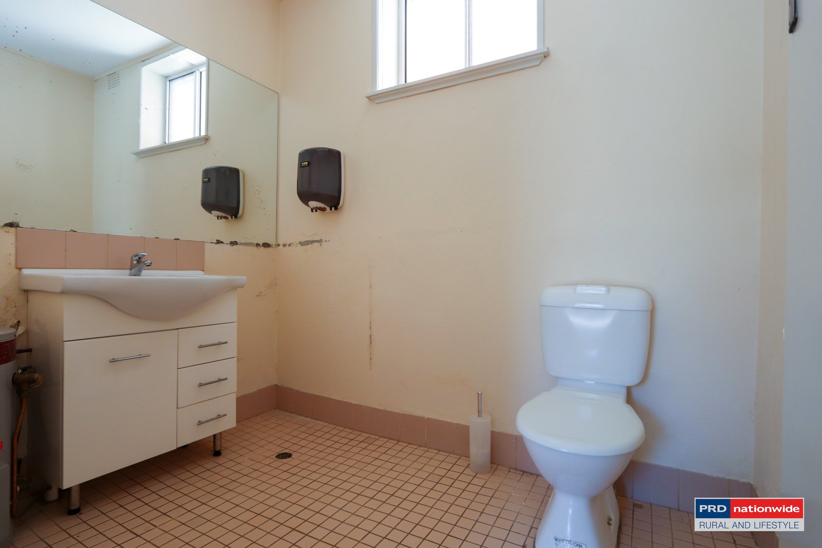 10 The Parade TUMBARUMBA 9