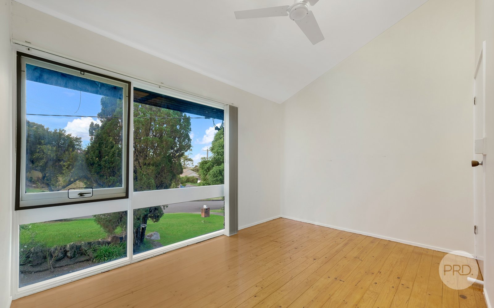 10 The Sanctuary Drive LEONAY 9