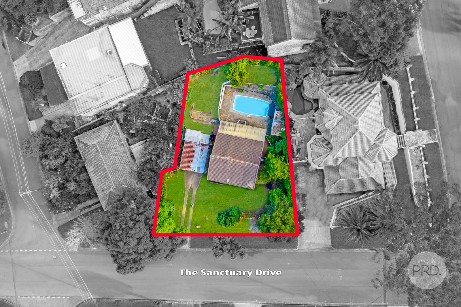 10 The Sanctuary Drive LEONAY 13