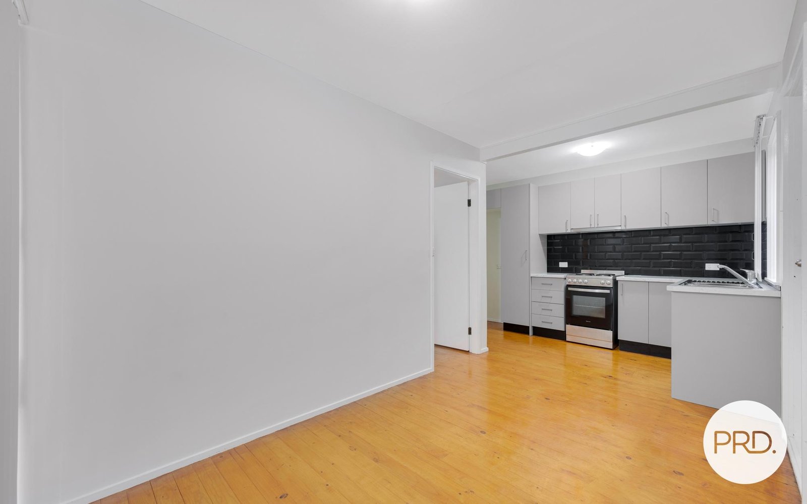 10 The Sanctuary Drive LEONAY 9