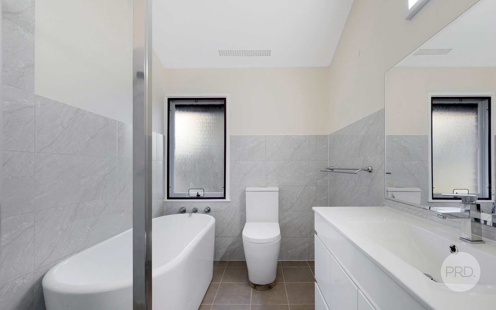 10 The Sanctuary  LEONAY 11