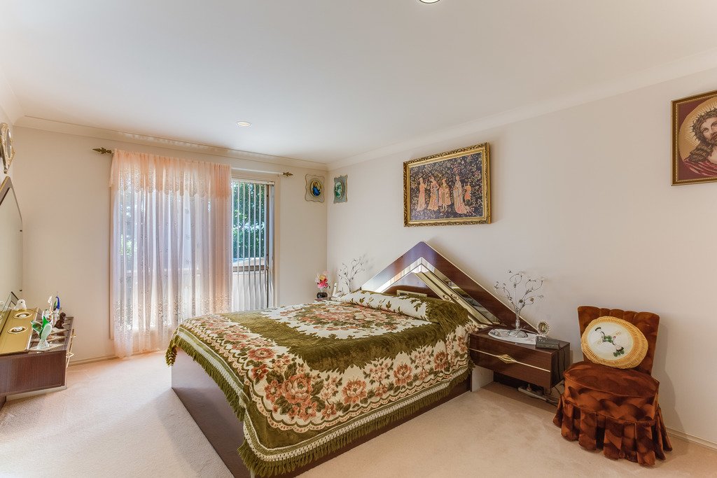 10 The Yardarm  CORLETTE 11