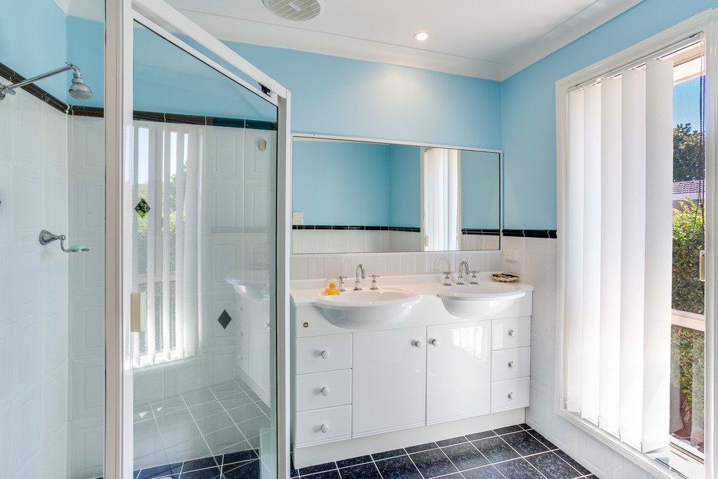 10 The Yardarm  CORLETTE 15