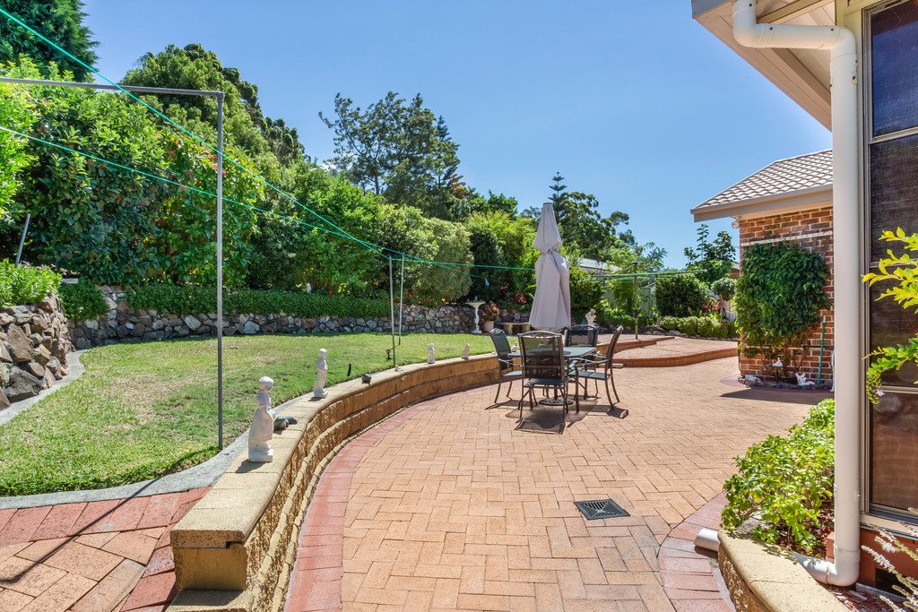 10 The Yardarm  CORLETTE 19