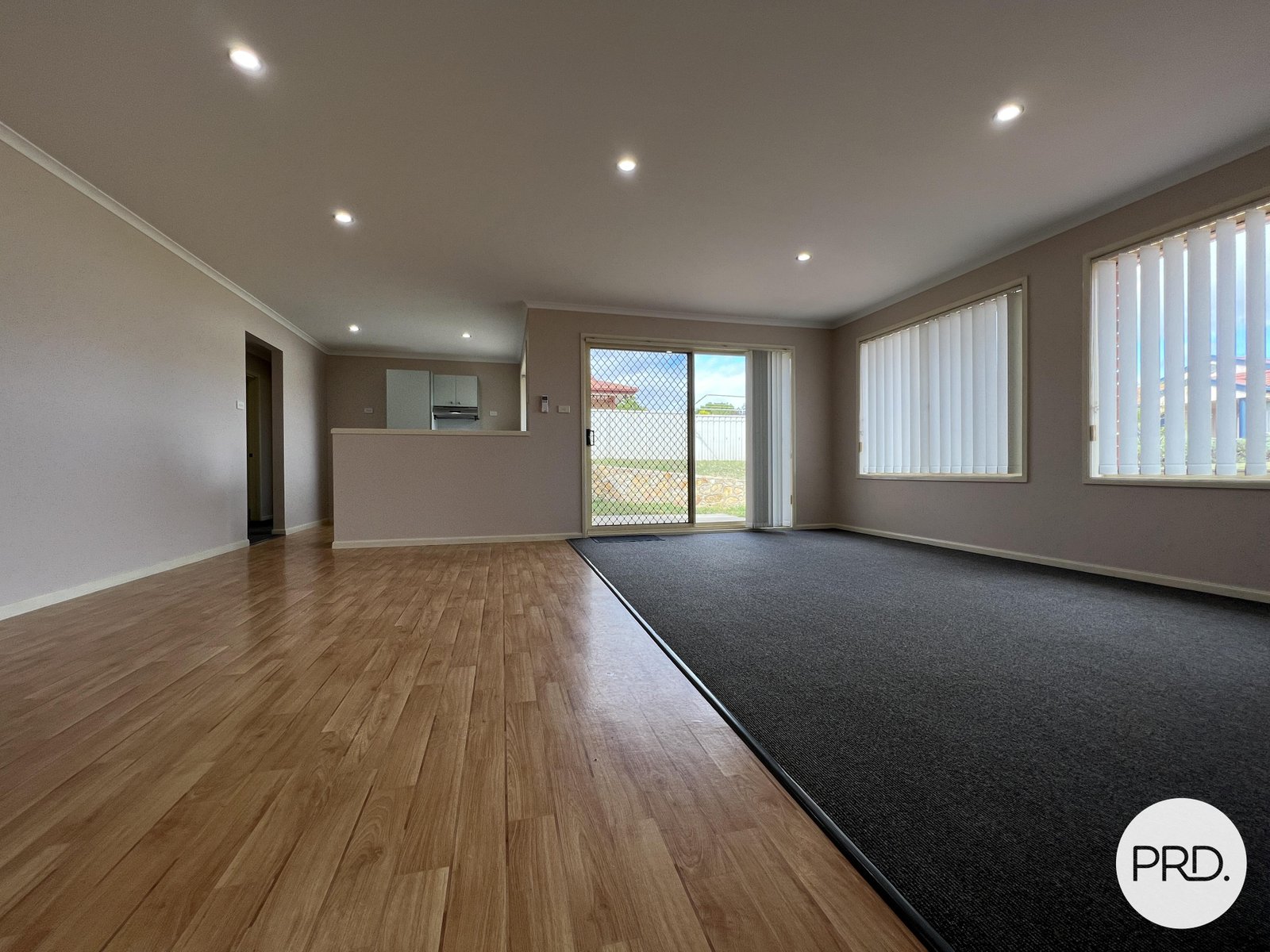 10 Thomas Royal Gardens QUEANBEYAN 2
