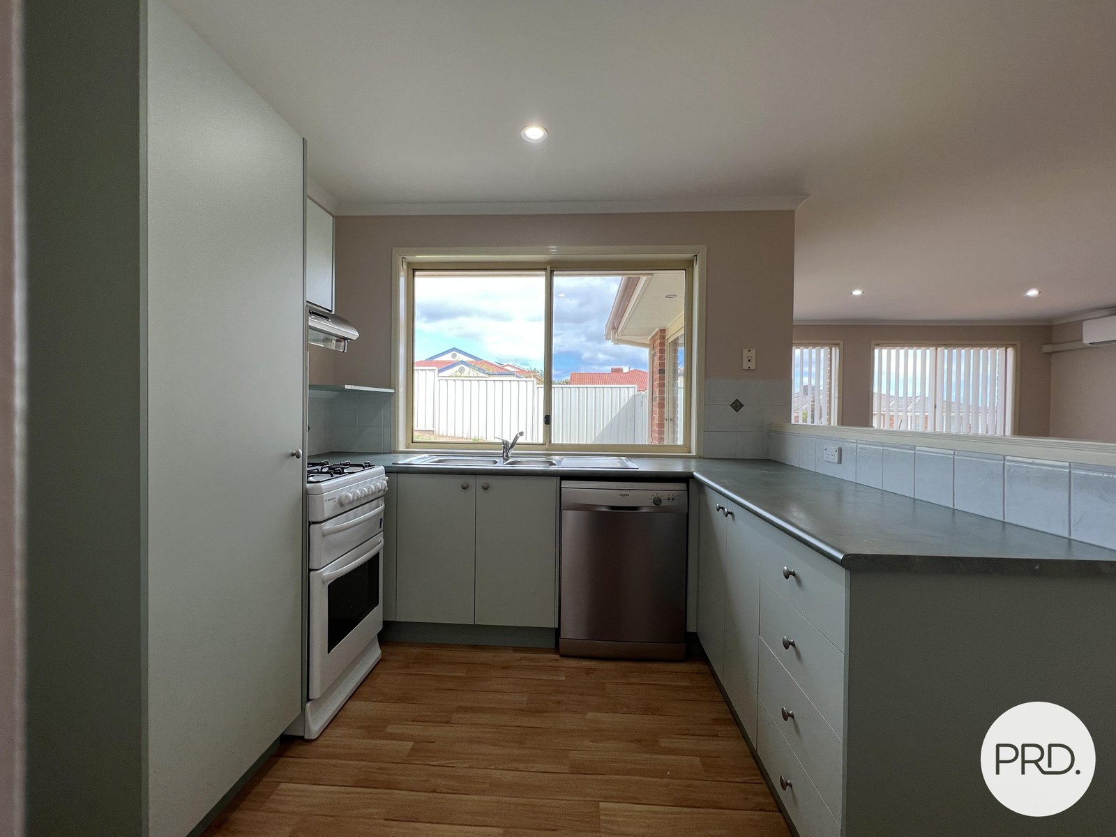 10 Thomas Royal Gardens QUEANBEYAN 5