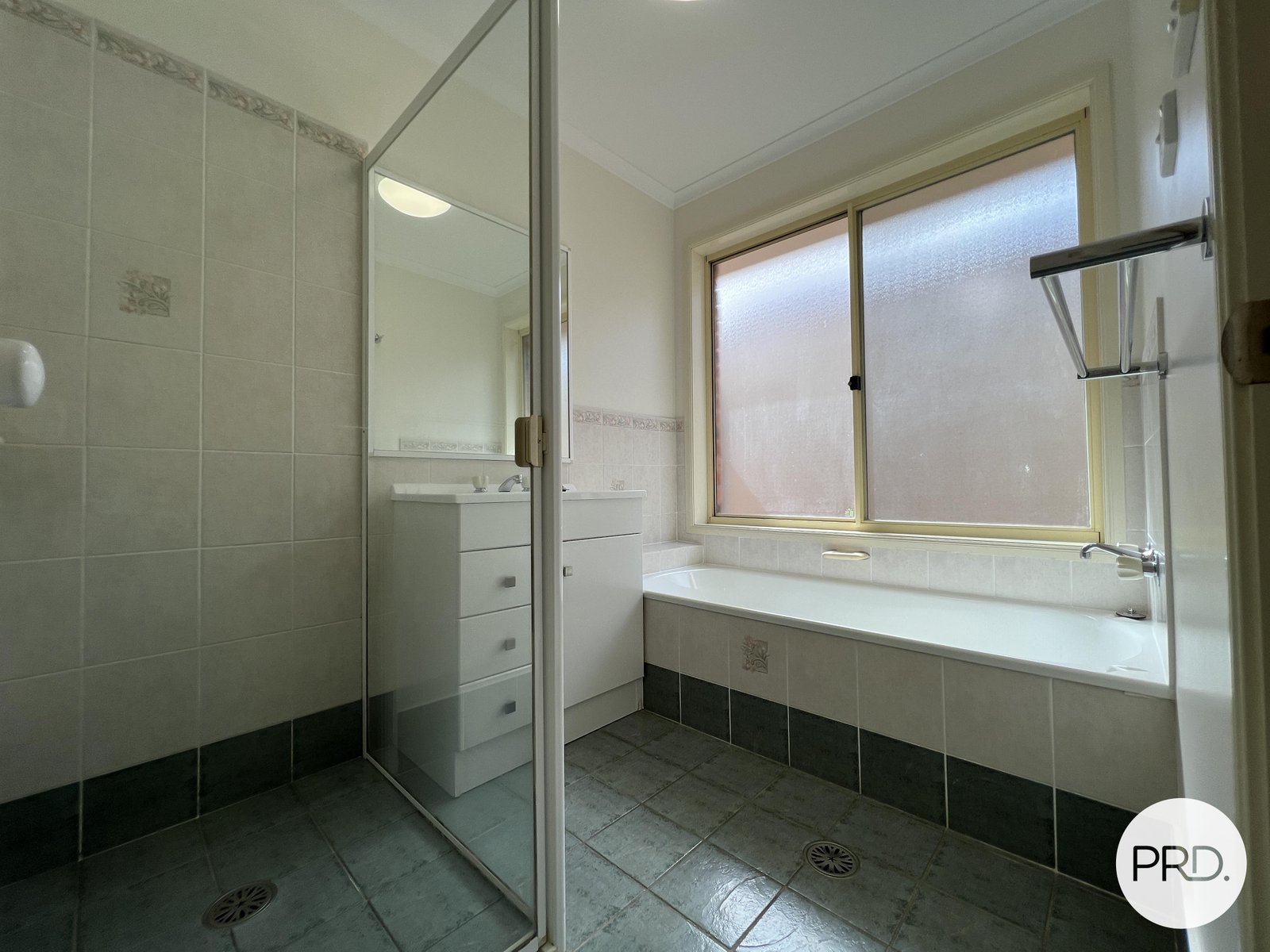 10 Thomas Royal Gardens QUEANBEYAN 9