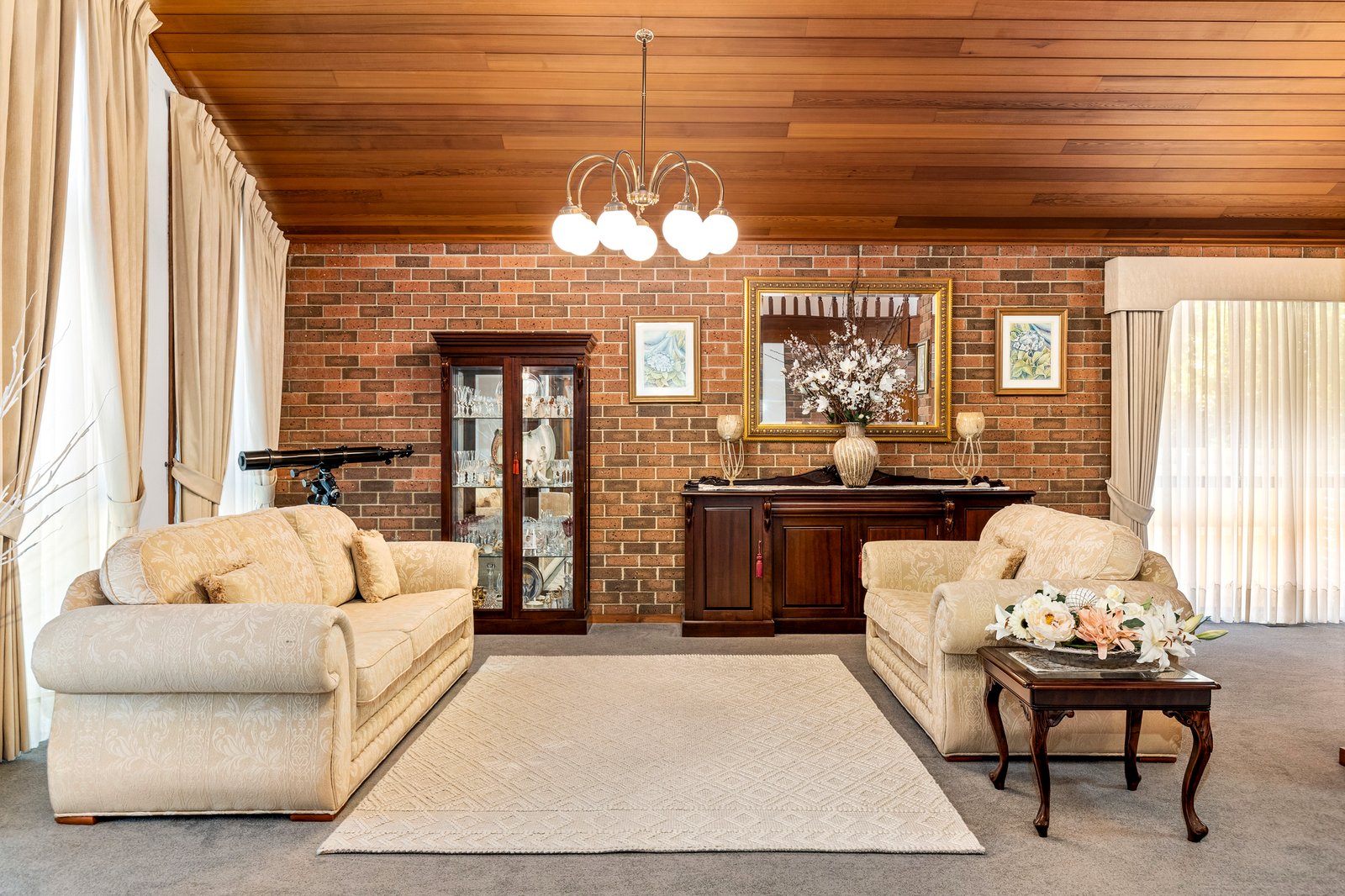 Gallery: 10 Threadbow Crescent