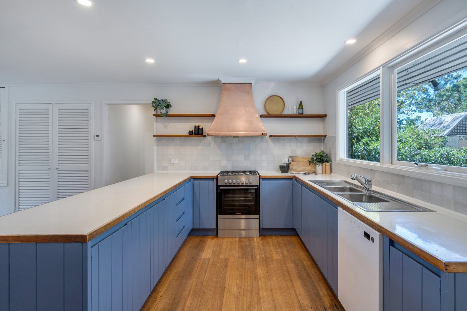 Real Estate and Property in 10 Timber Lane, Woodend, VIC