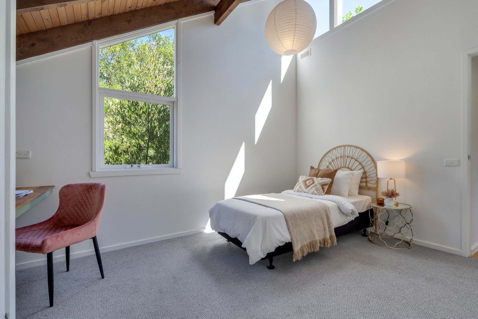 Real Estate and Property in 10 Timber Lane, Woodend, VIC