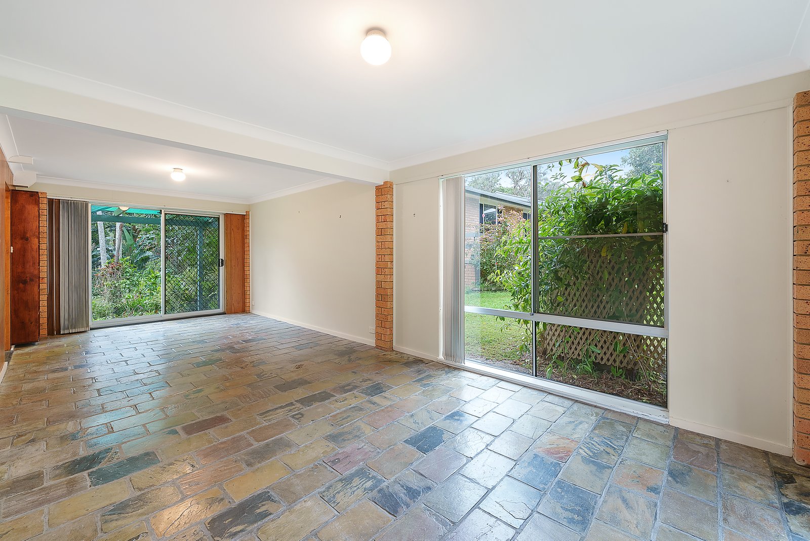 10 Unique Close CAMDEN HEAD 12