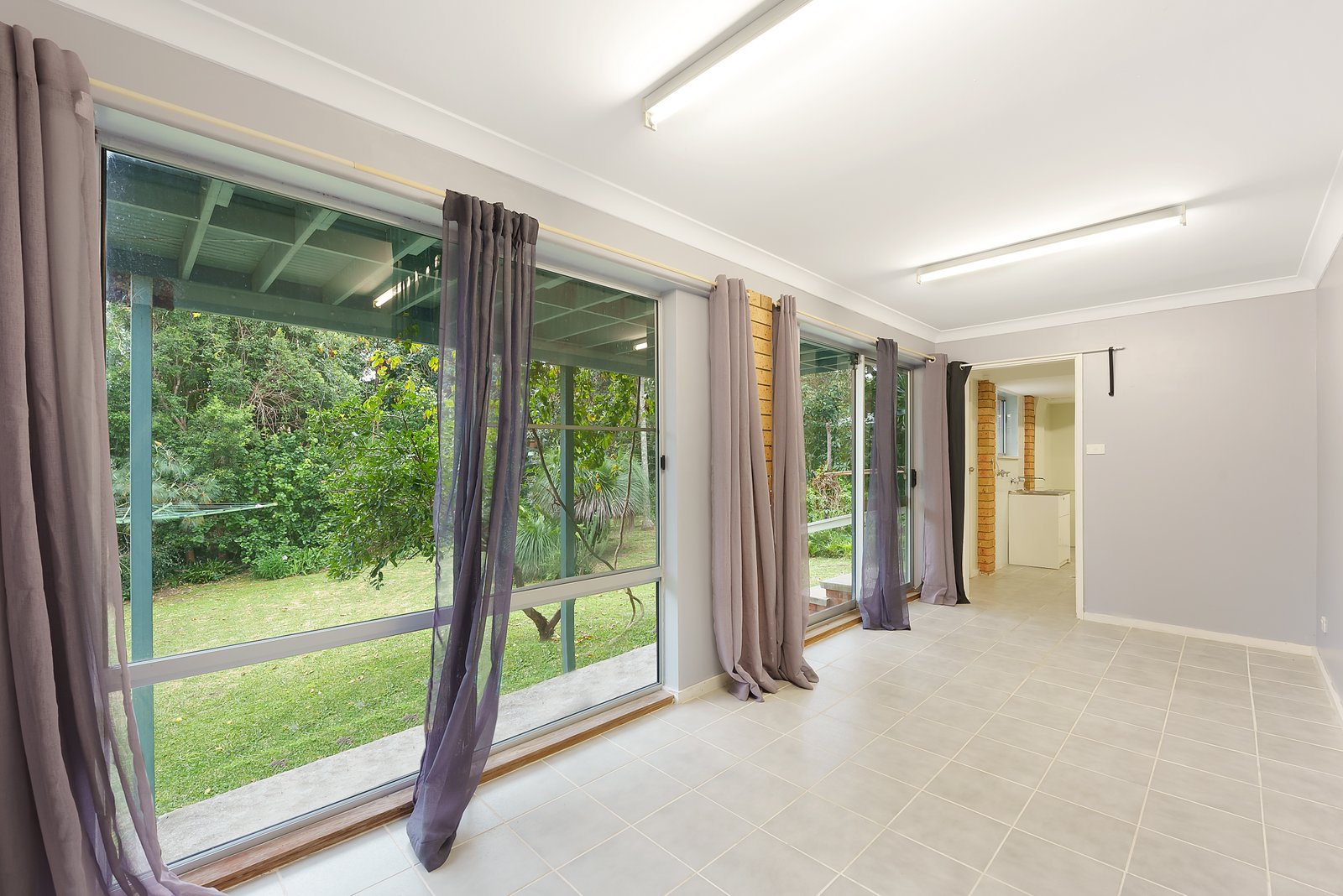 10 Unique Close CAMDEN HEAD 13