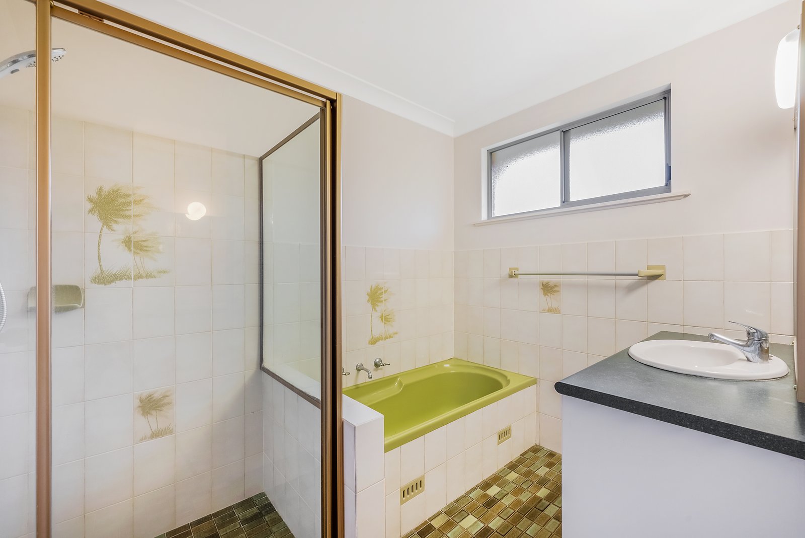 10 Unique Close CAMDEN HEAD 14