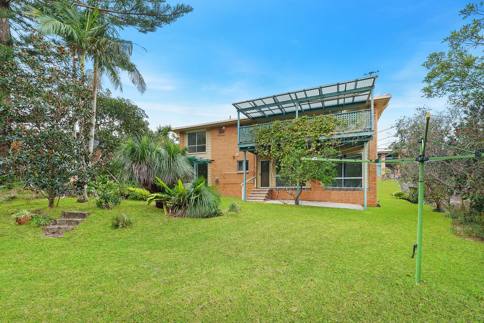 10 Unique Close CAMDEN HEAD 16