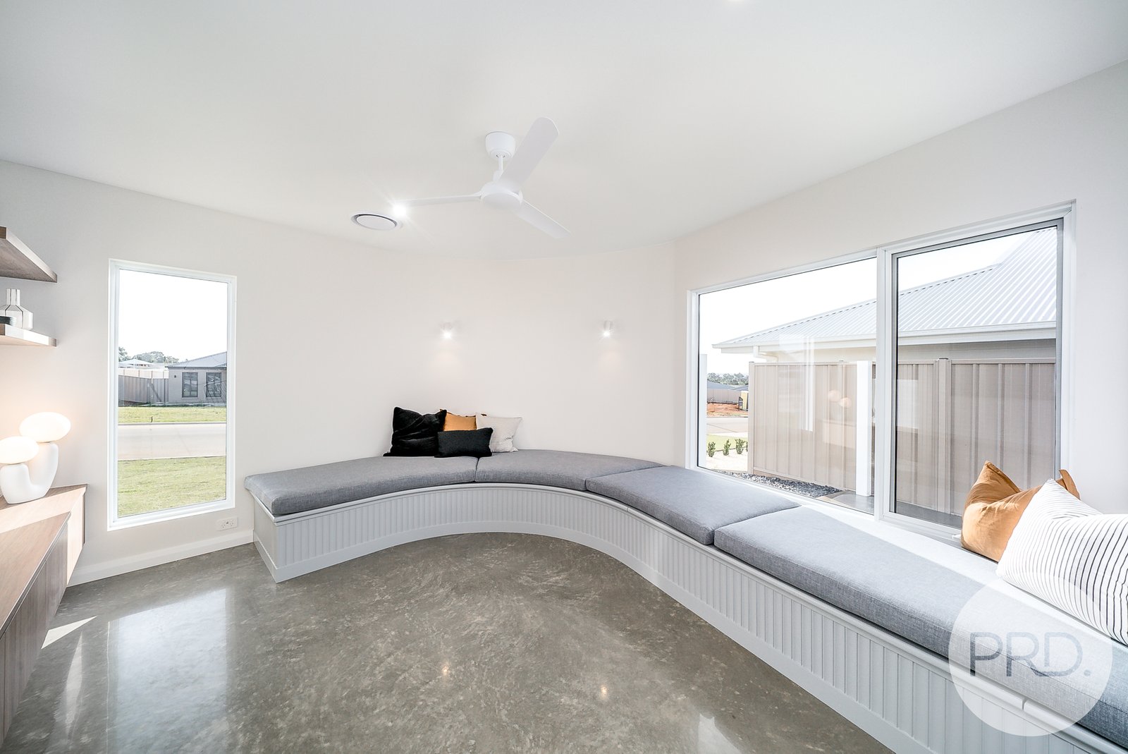 10 Valencia Drive GOBBAGOMBALIN 13