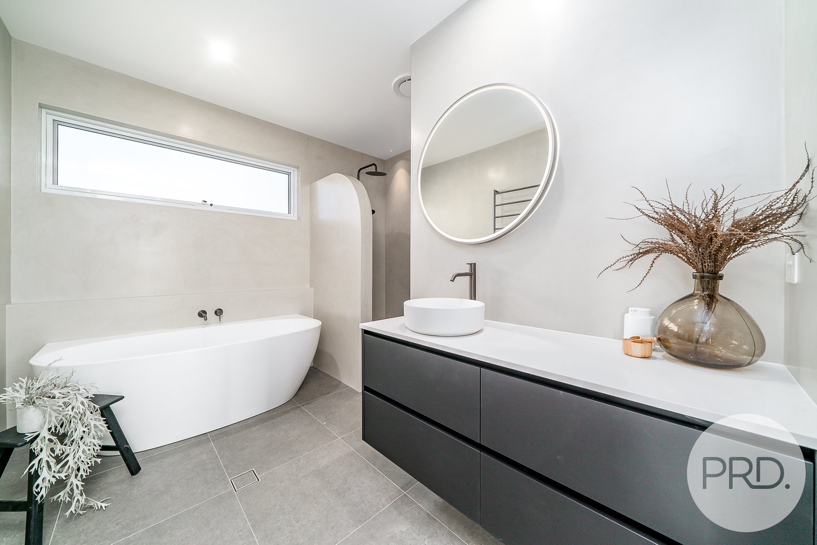 10 Valencia Drive GOBBAGOMBALIN 18