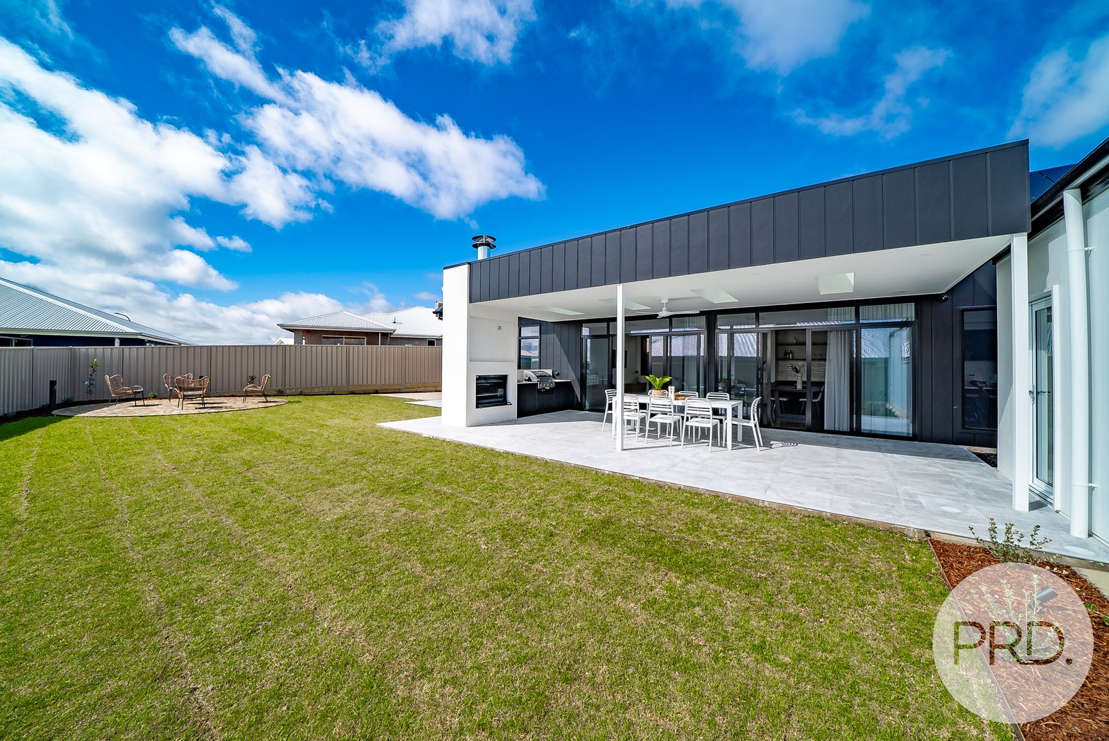 10 Valencia Drive GOBBAGOMBALIN 20