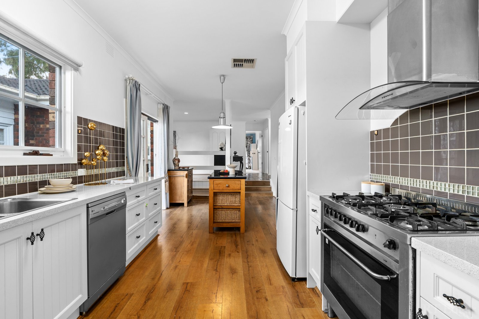 Real Estate and Property in 10 Valencia Terrace, Templestowe, VIC