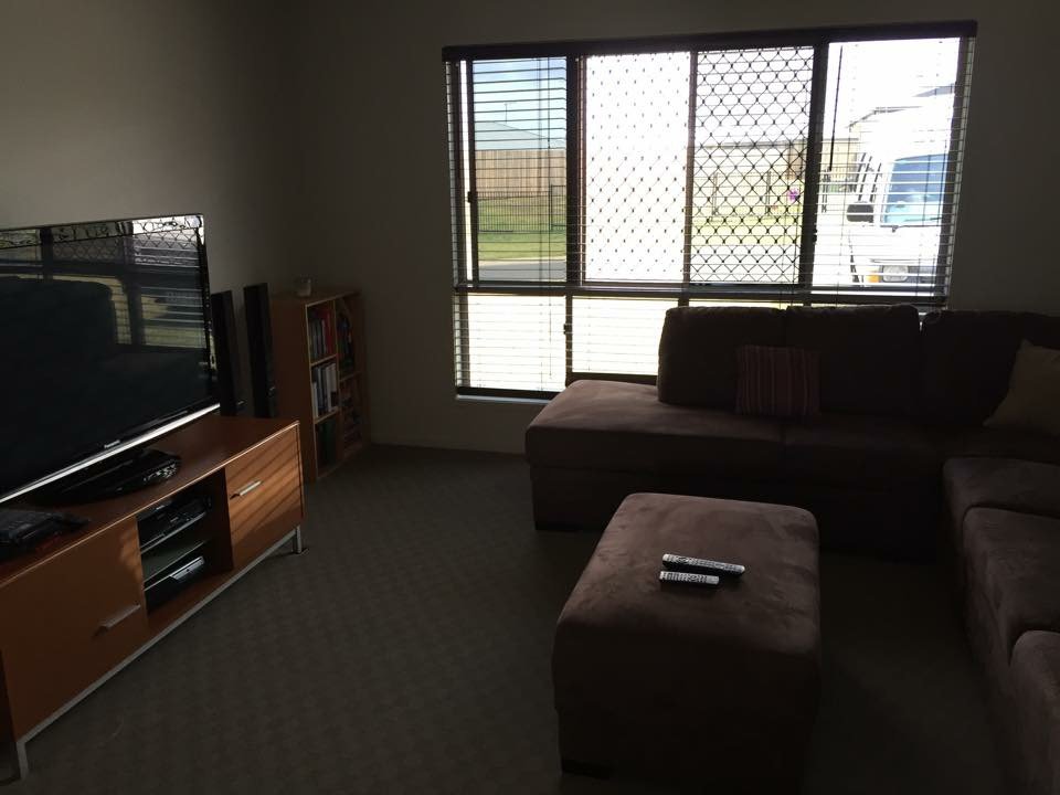 10 Valley Way BOYNE ISLAND 6